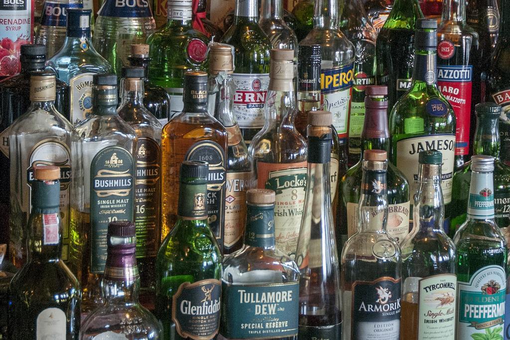Hajo'S Germania Lodge & Irish Pub 로데스하임암라인 외부 사진
