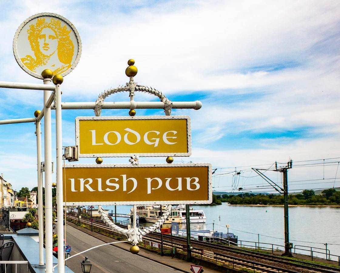 Hajo'S Germania Lodge & Irish Pub 로데스하임암라인 외부 사진